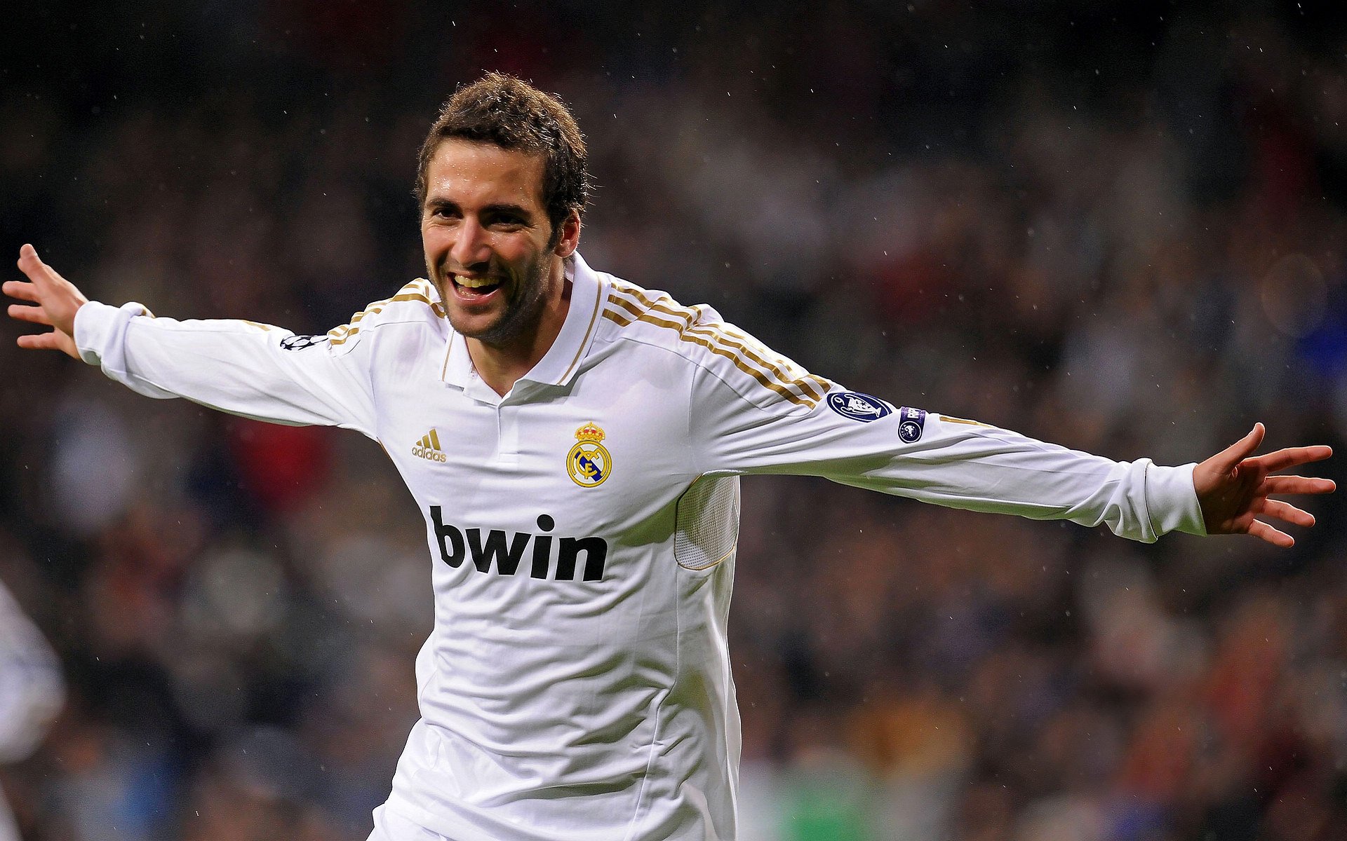 开云下载-当坚韧遇见天赋，从巴黎雨夜到东决战场，体育如何书写英雄叙事？